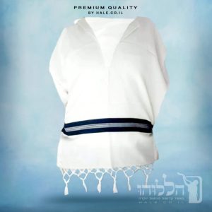 טלית קטן 100% צמר רחלים עם פס שחור באריגה שבתית יחודית ויפהפיה